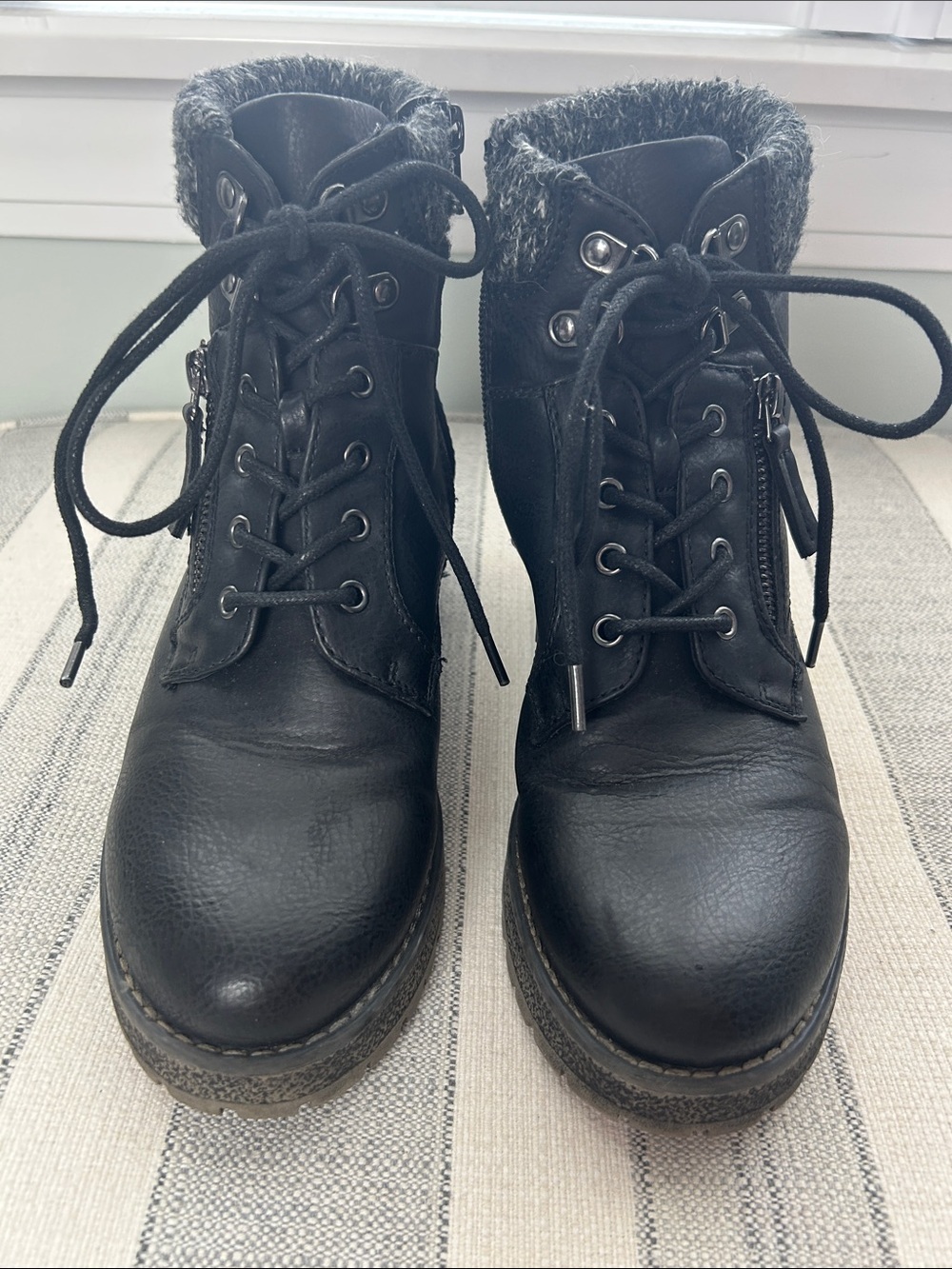 Cliffs by WHITE MOUNTAIN Black Lace-Up Ankle Boots